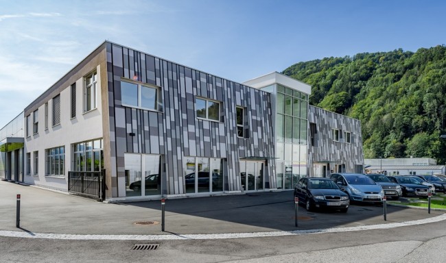 Außenaufnahme der neuen Niederlassung der H&B Fliesen GmbH